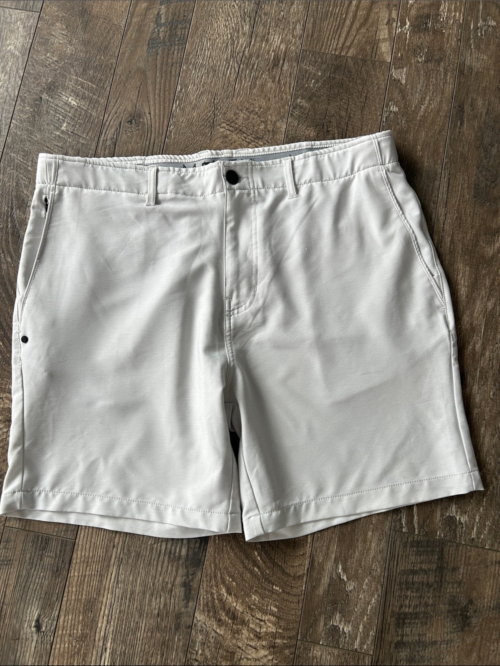 Maven Co-Op Men's White Flat-Front Performance Shorts Size 36